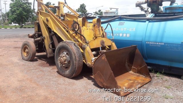 ขายตามสภาพ ถูกๆ ราคา 68,000 บาท เท่านั้น รถตักล้อยาง KOMATSU SD20 เครื่อง 6 สูบ ISUZU ยกสูง 4 เมตร