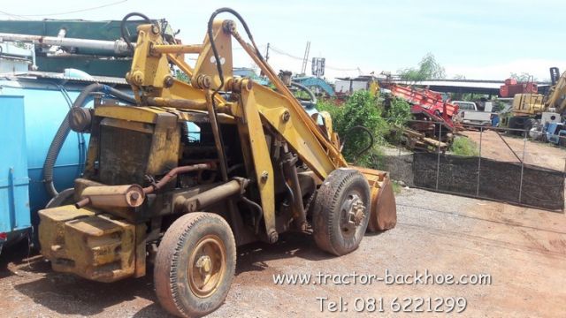 ขายตามสภาพ ถูกๆ ราคา 68,000 บาท เท่านั้น รถตักล้อยาง KOMATSU SD20 เครื่อง 6 สูบ ISUZU ยกสูง 4 เมตร