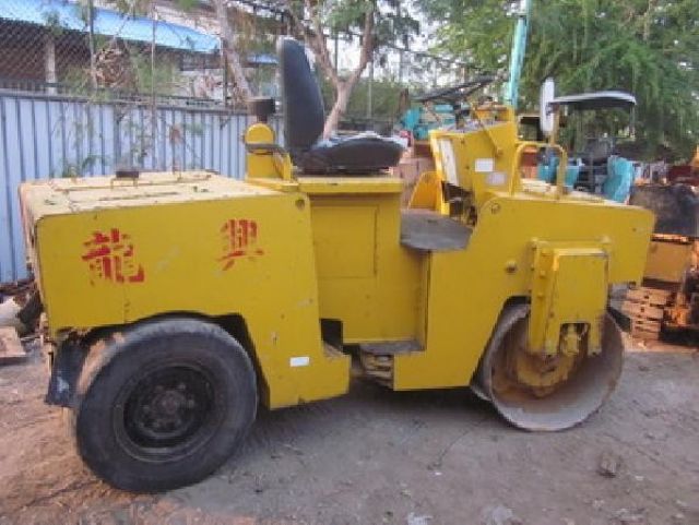 ขาย - รถบดหน้าเหล็กหลังยาง แบบเอวอ่อน BOMAG: BW123AC ขนาด 4-5 ตัน ระบบสั่นสะเทือน