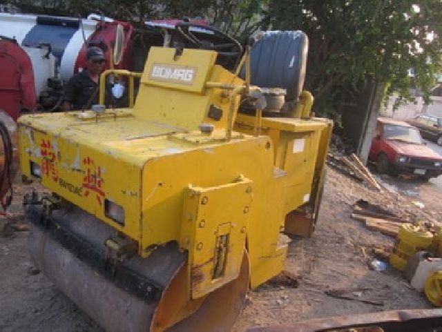 ขาย - รถบดหน้าเหล็กหลังยาง แบบเอวอ่อน BOMAG: BW123AC ขนาด 4-5 ตัน ระบบสั่นสะเทือน