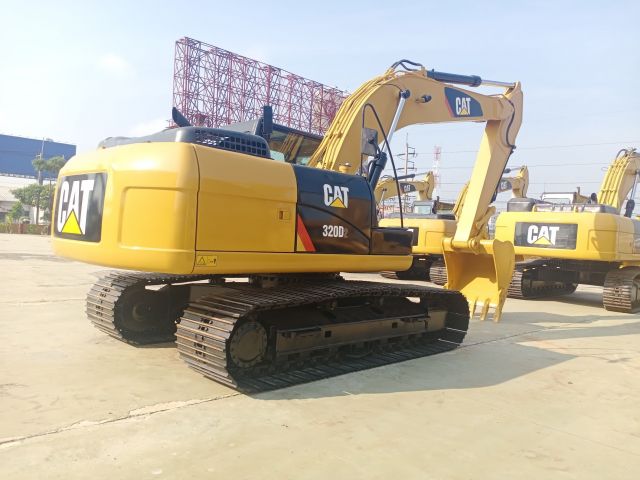 รถขุด CAT 320D2 SN.TDZ-00XXX มือสอง ตรวจเช็คพร้อมใช้งาน สนใจติดต่อ ปิ่น ศุภสุตา 089-925-7129