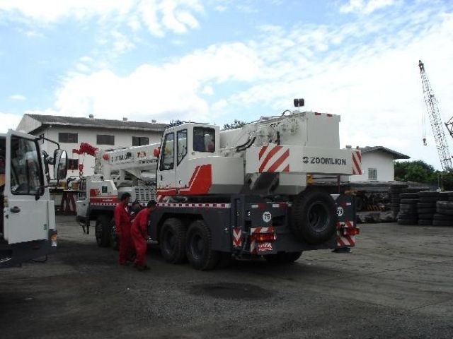 รถเครนใหม่ zoomlion 25-220 ton นำเข้า วีรวัฒน์ 080-2834690