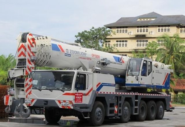 zoomlion new 2013 ....16-25-30-55-70-80-130-220 ton นำเข้าโดย บ.ชูไก มหาชน