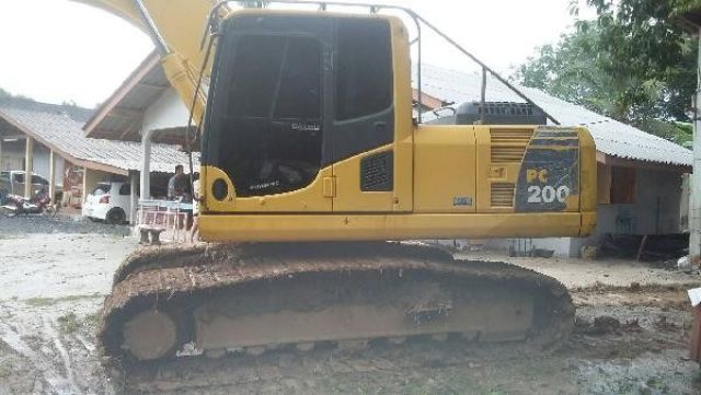 ขายด่วน......รถแบคโฮ KOMATSU PC200-8-80145 ราคาพิเศษเพียง 1.65 ล้านบาท