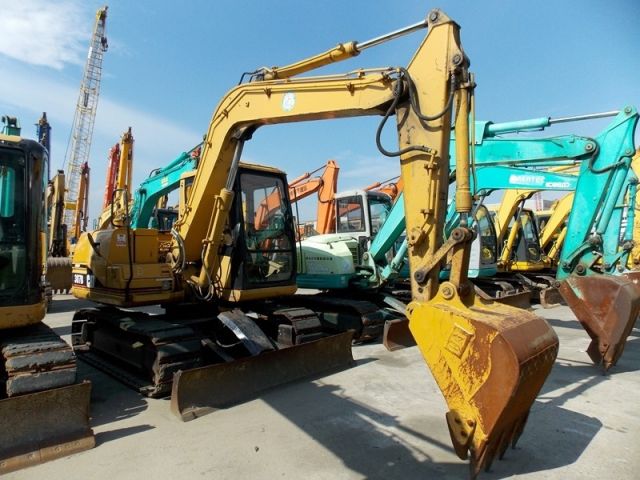 CAT 307B มีผานดัน ลายหัวเจาะ แผ่นยางรองแทรค