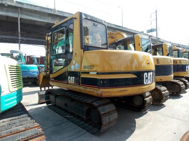 CAT 307B มีผานดัน ลายหัวเจาะ แผ่นยางรองแทรค