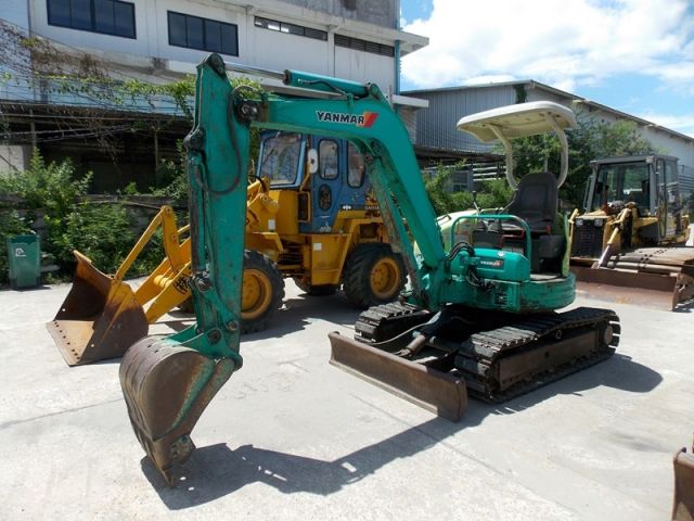 ขายรถขุดเล็ก YANMAR VIO30-1-12925B