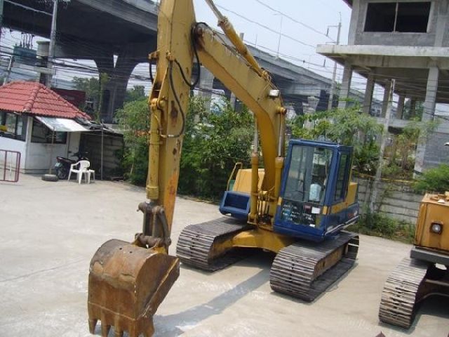 KOMATSU PC120-3