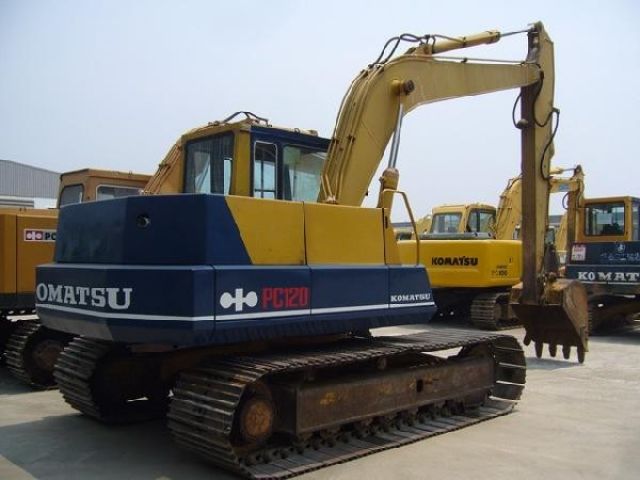 KOMATSU PC120-3