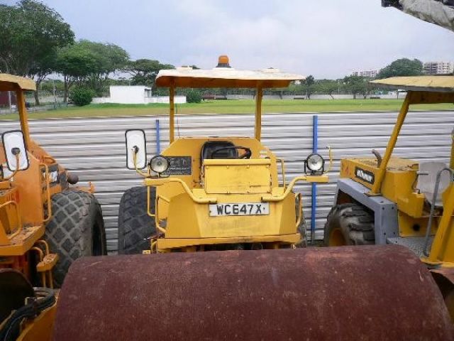 รถบดถนน SAKAI SV512D-E, YEAR 2005