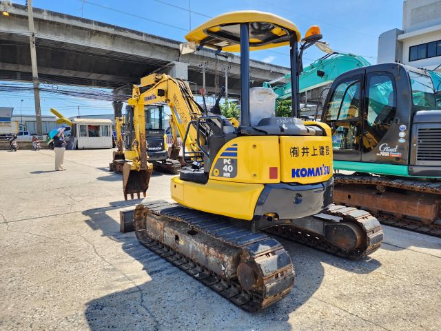 ขายรถขุดเล็ก KOMATSU PC40MR-3 มาพร้อมไลน์ไปป์ปิ้ง แผ่นรองแทรคยาง รุ่นนี้ใช้แล้วรวย....