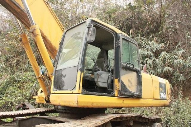 ขายรถแบคโค KOMATSU PC300-7-20099 ปี 2003