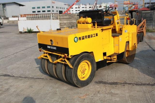 ขายรถบดถนน BOMAG BW123AC-218807