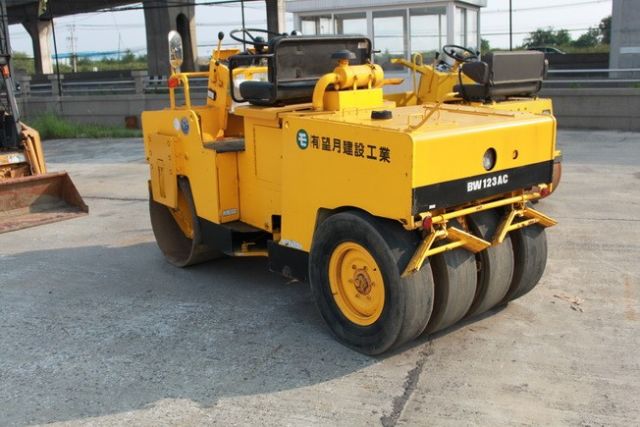 ขายรถบดถนน BOMAG BW123AC-218807