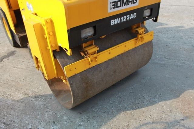 ขายรถบดถนน BOMAG BW123AC-218807