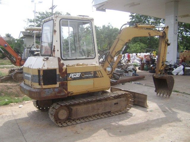 ขายรถแบคโฮ KOMATSU PC-30-3 (เก่านอก)