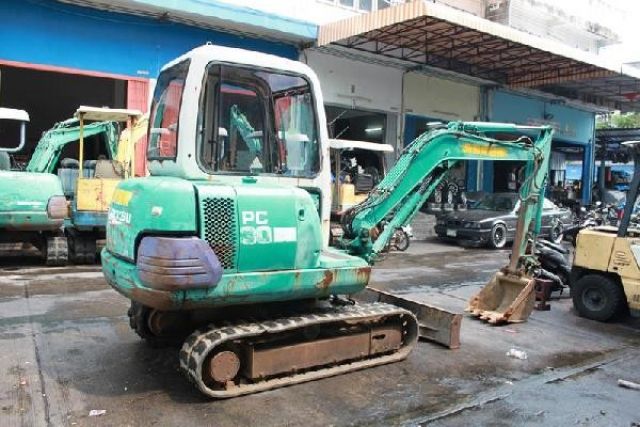 ขายรถแบคโฮ KOMATSU PC30-7-20624