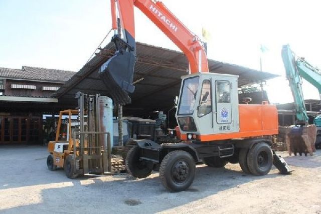 ขายแมคโคล้อยาง HITACHI EX210 (ขนาด 120)