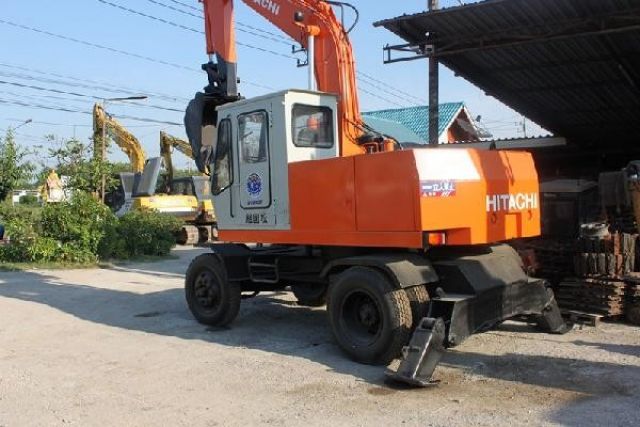 ขายแมคโคล้อยาง HITACHI EX210 (ขนาด 120)