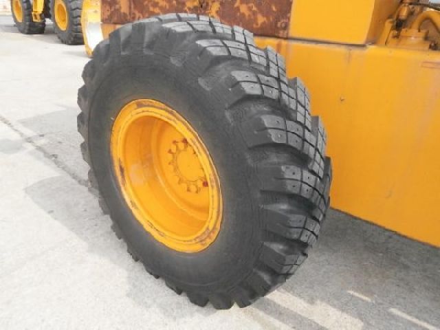 ขายรถตักล้อยาง KOMATSU 515-10445