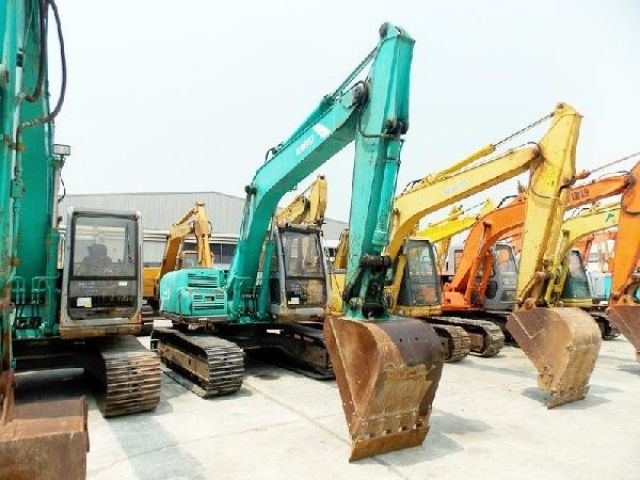 ขายรถแบคโฮ KOBELCO SK120-3-LP16481