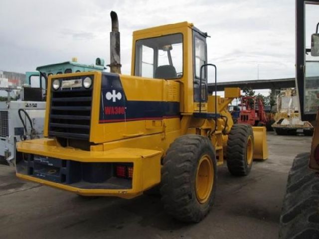 ขายรถตักล้อยาง KOMATSU WA 300-1