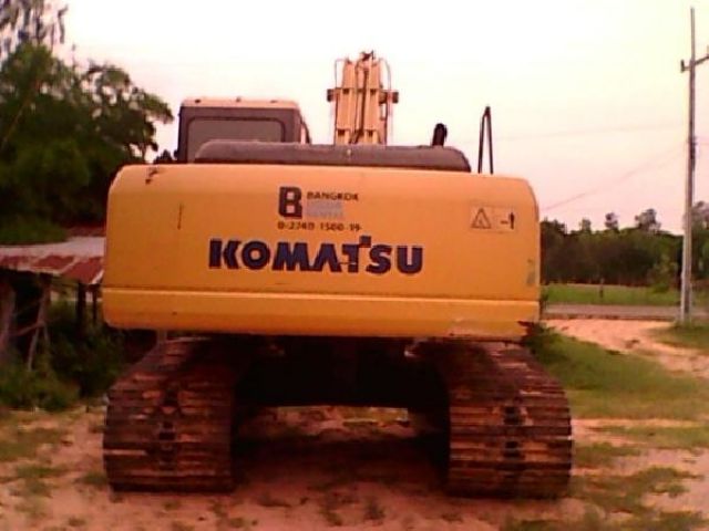 รถขุดแบคโฮ KOMATSU PC200