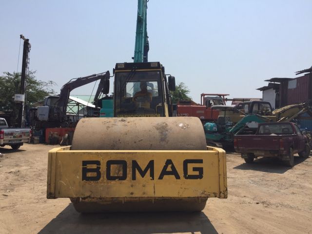 รถบดสั่นสะเทือน BOMAG BW225-3 นำเข้าจากต่างประเทศ