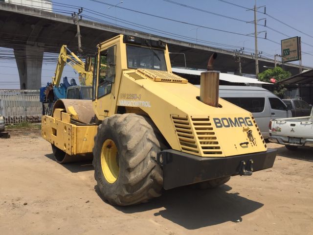 รถบดสั่นสะเทือน BOMAG BW225-3 นำเข้าจากต่างประเทศ