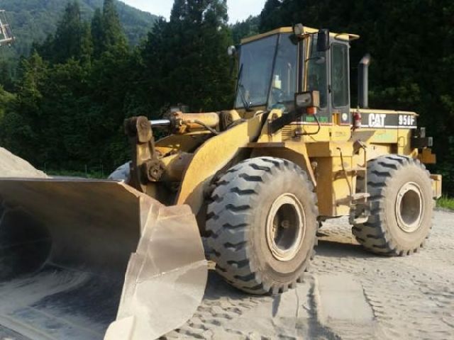 รถตักล้อยาง Caterpillar 950F #4DJ02410UP นำเข้าจากญี่ปุ่น สนใจโทร. 080-6565422 (หนิง)