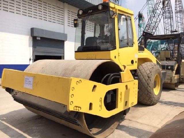 รถบด Bomag BW211D-4 (GAM ) Single drum roller สนใจโทร. 080-6565422 (หนิง)