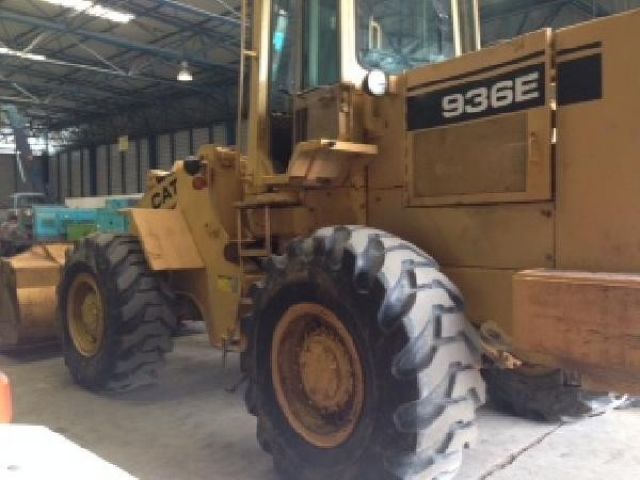 รถตักล้อยาง Caterpillar 936E จากญี่ปุ่น สนใจโทร. 080-6565422 (หนิง)