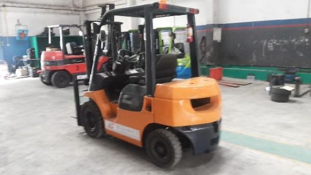 ฟอร์คลิฟต์ 2 ตัน Toyota 02-7FD20#7FD25-26717 Forklift เครื่องยนต์ ดีเซล สนใจโทร. 080-6565422 (หนิง)