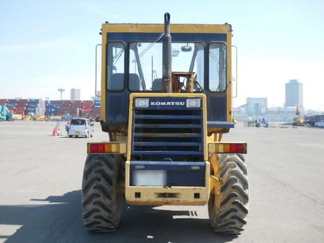 รถตักล้อยาง Komatsu WA100-1 สต็อกเราจากญ๊่ปุ่น สนใจโทร. 080-6565422 (หนิง)